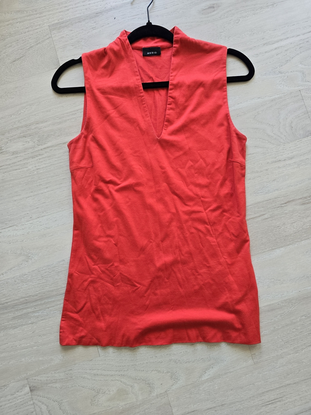 Akris Coral-Red Sleeveless V-Neck Tank Top